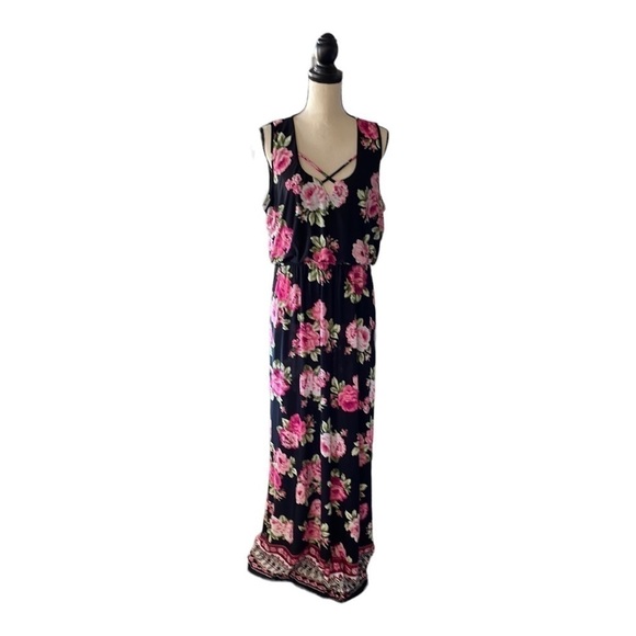 Three Hearts Dresses & Skirts - ♥️THREE Pink Hearts♥️Sleeveless Floral maxi dress Size (XXL)